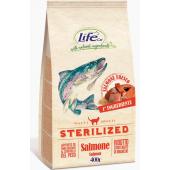 Корм для стерилизованных кошек со свежим лососем Lifecat Adult Sterilized Salmon, 400г